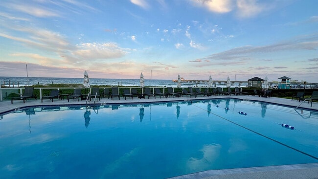 Building Photo - 333 NE 21st Ave