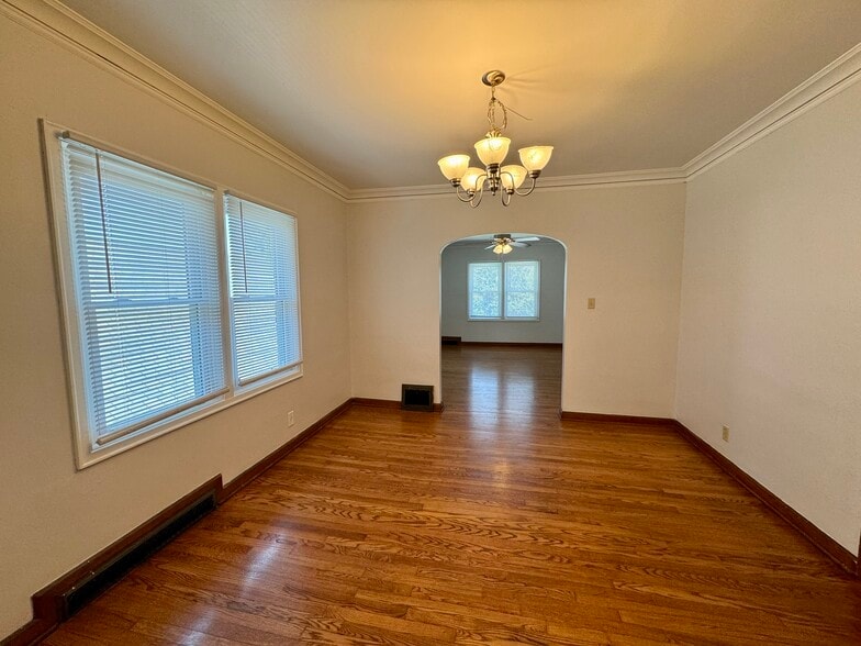 Building Photo - 1415 Vinton St