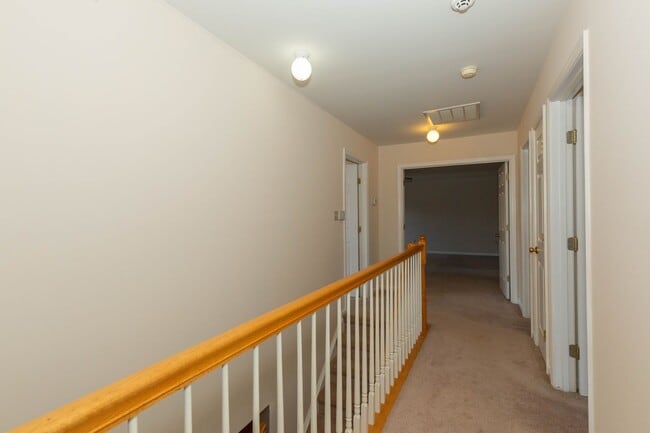 Building Photo - 4 bed, 3.5 bath Single Family Home in Charles Town, WV