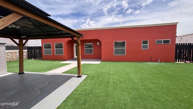 Building Photo - 3537 Tierra Vergel Dr