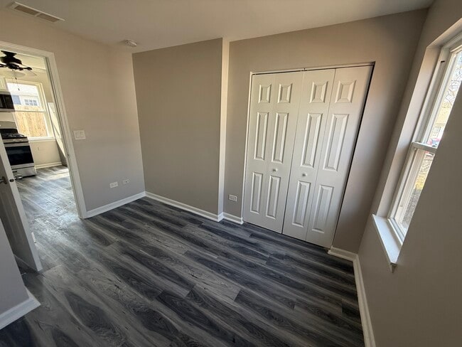 Building Photo - 1504 S Ottawa St