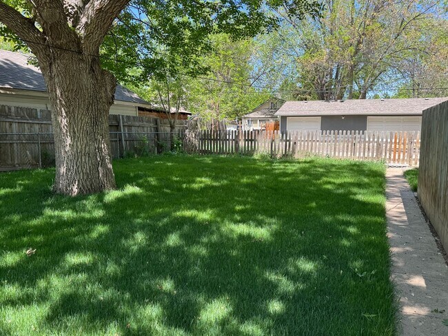 Building Photo - Great Duplex Unit near Downtown Loveland