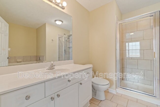 Building Photo - 612 Spence Enclave Way