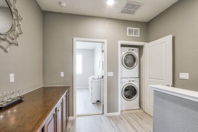Building Photo - 267 Montalcino Cir