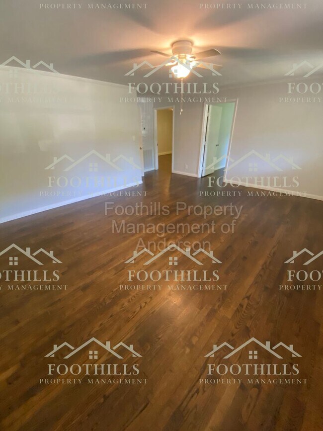 Building Photo - 106 Hanks Cir