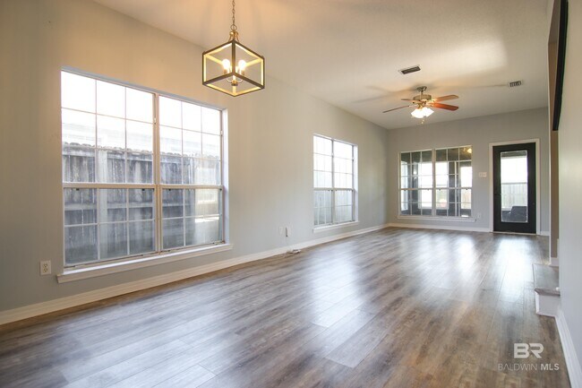 Building Photo - 7943 Audubon Dr