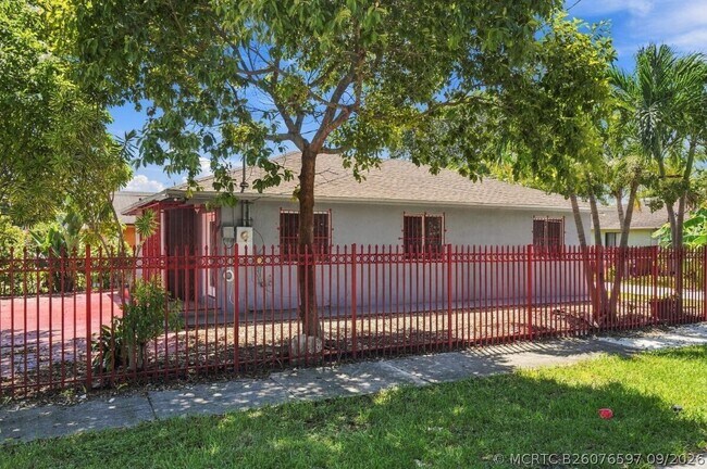 Building Photo - 4952 NW 21st Ave