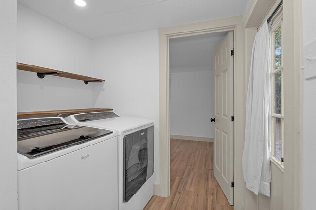 Building Photo - 5500 Penny Rd