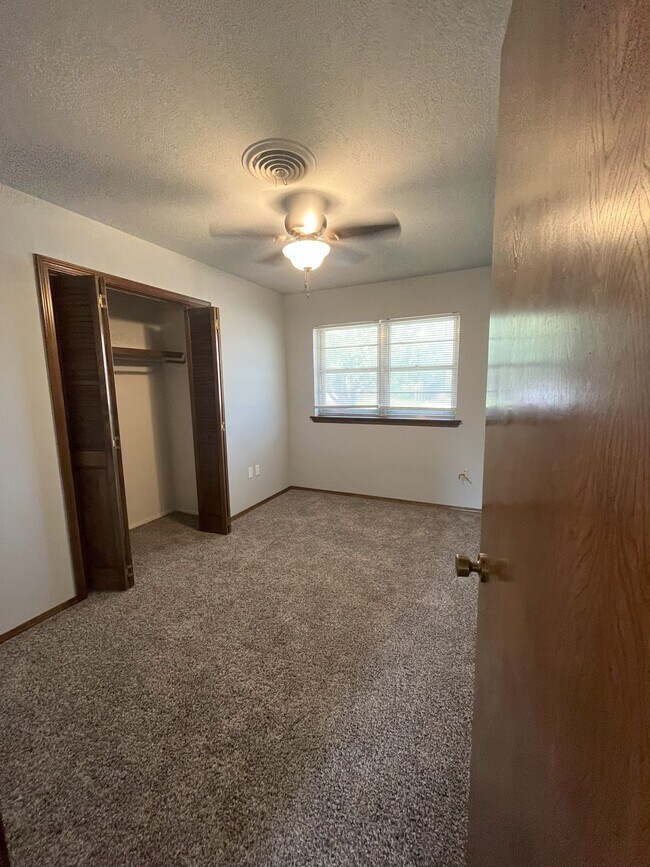 Building Photo - 104 SW 45th St