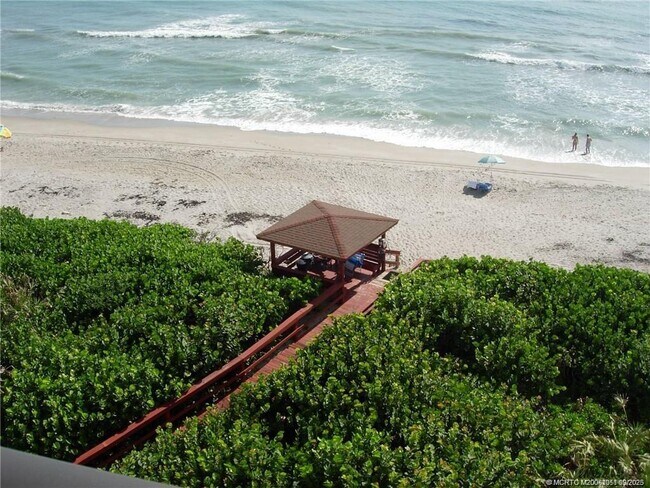 Building Photo - 7410 S Ocean Dr