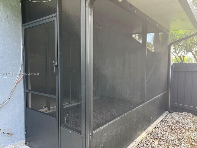 Building Photo - 210 Fontainebleau Blvd