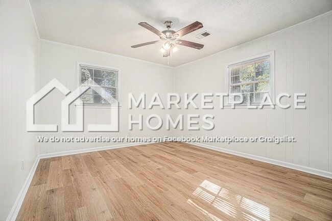 Building Photo - 2637 Shannon Dr