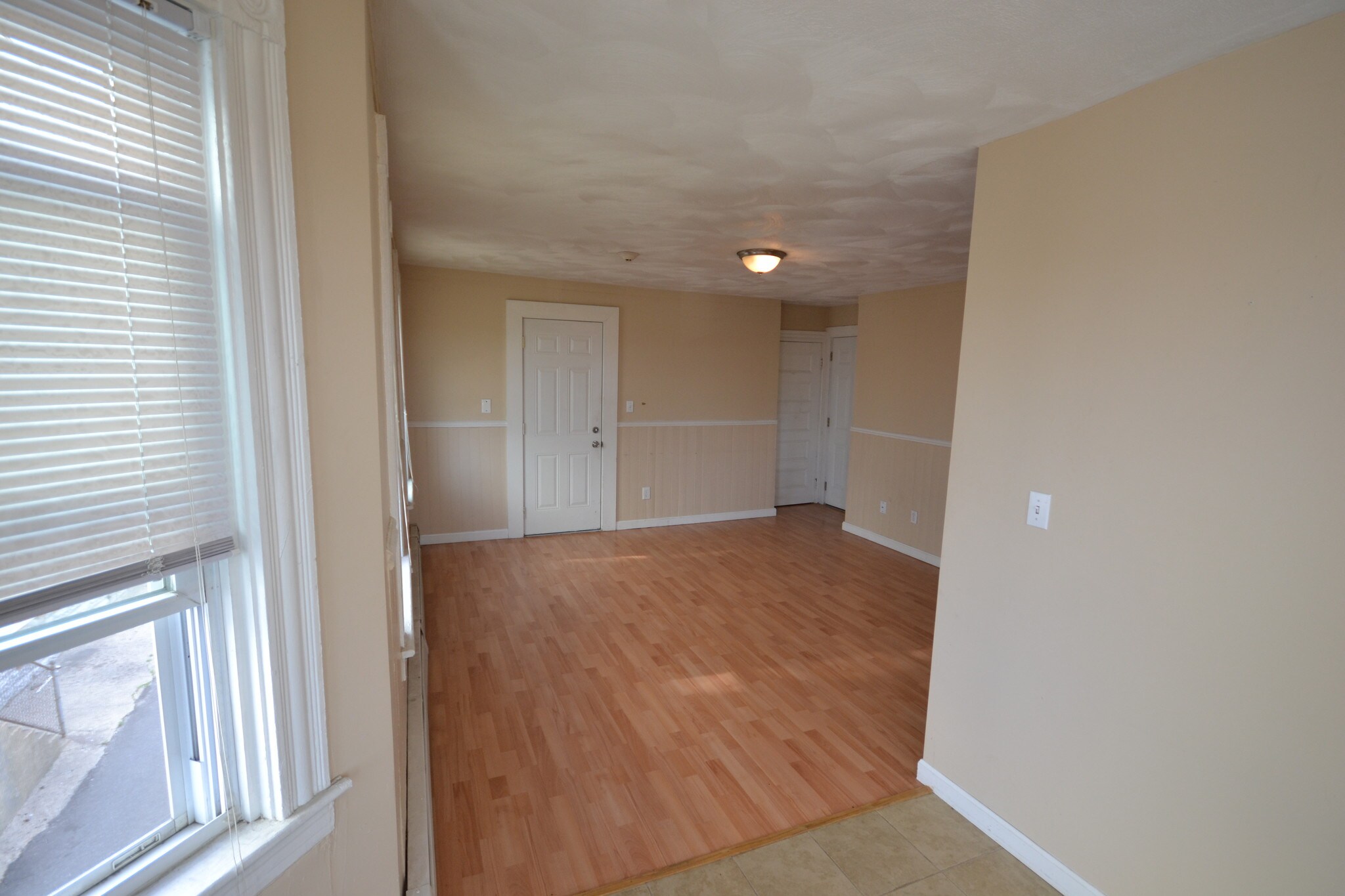 Building Photo - 19 Spruce St