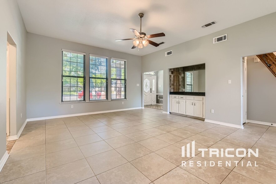 Building Photo - 6710 Saddle Ridge Rd