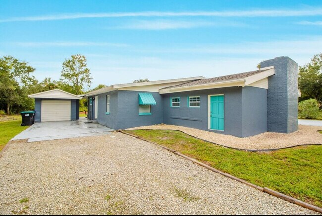 Building Photo - 1735 Grayson Dr