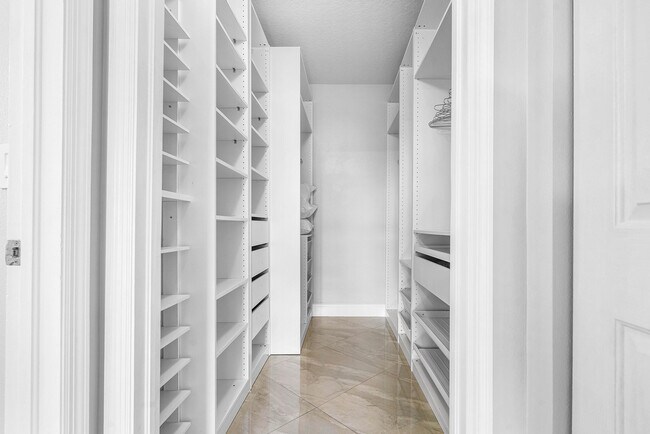 Building Photo - 600 S Dixie Hwy