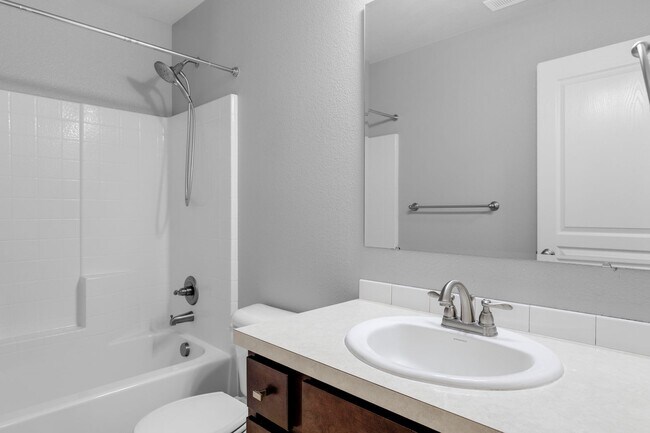 Building Photo - Modern 4-Bedroom Home in Meridian – Spacious Layout + Great Location