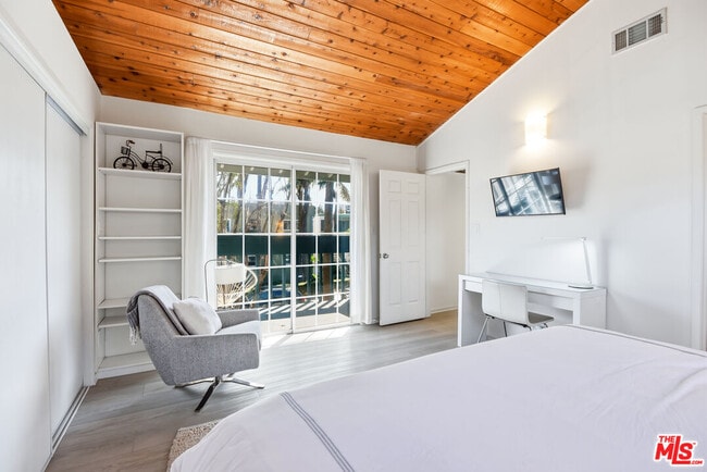 Building Photo - 469 Sherman Ave