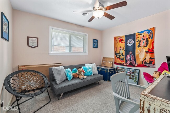 Building Photo - Adorable 3 bed 2 bath in Broadmoor Area!
