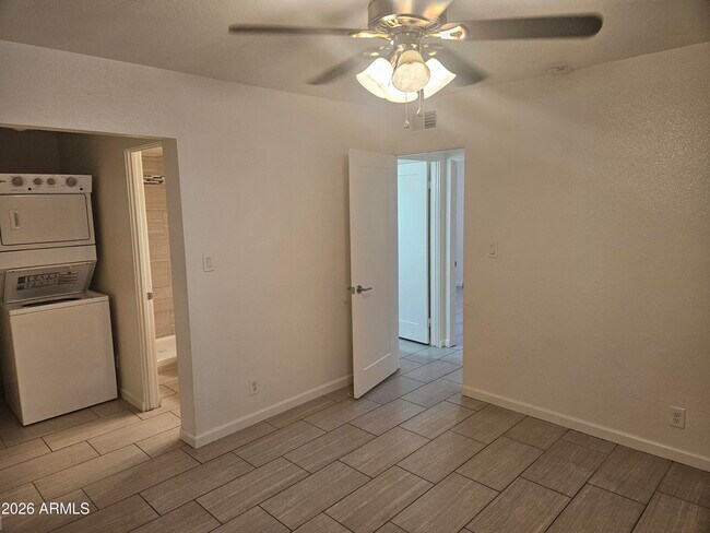 Building Photo - 2340 N 46th St
