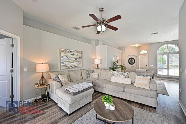 Building Photo - Impeccably Maintained Home in Summerfield Village - Lakewood Ranch!