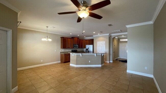 Building Photo - Unfurnished Annual Rental