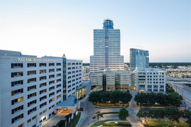 Building Photo - 10203 Beekman Pl Dr