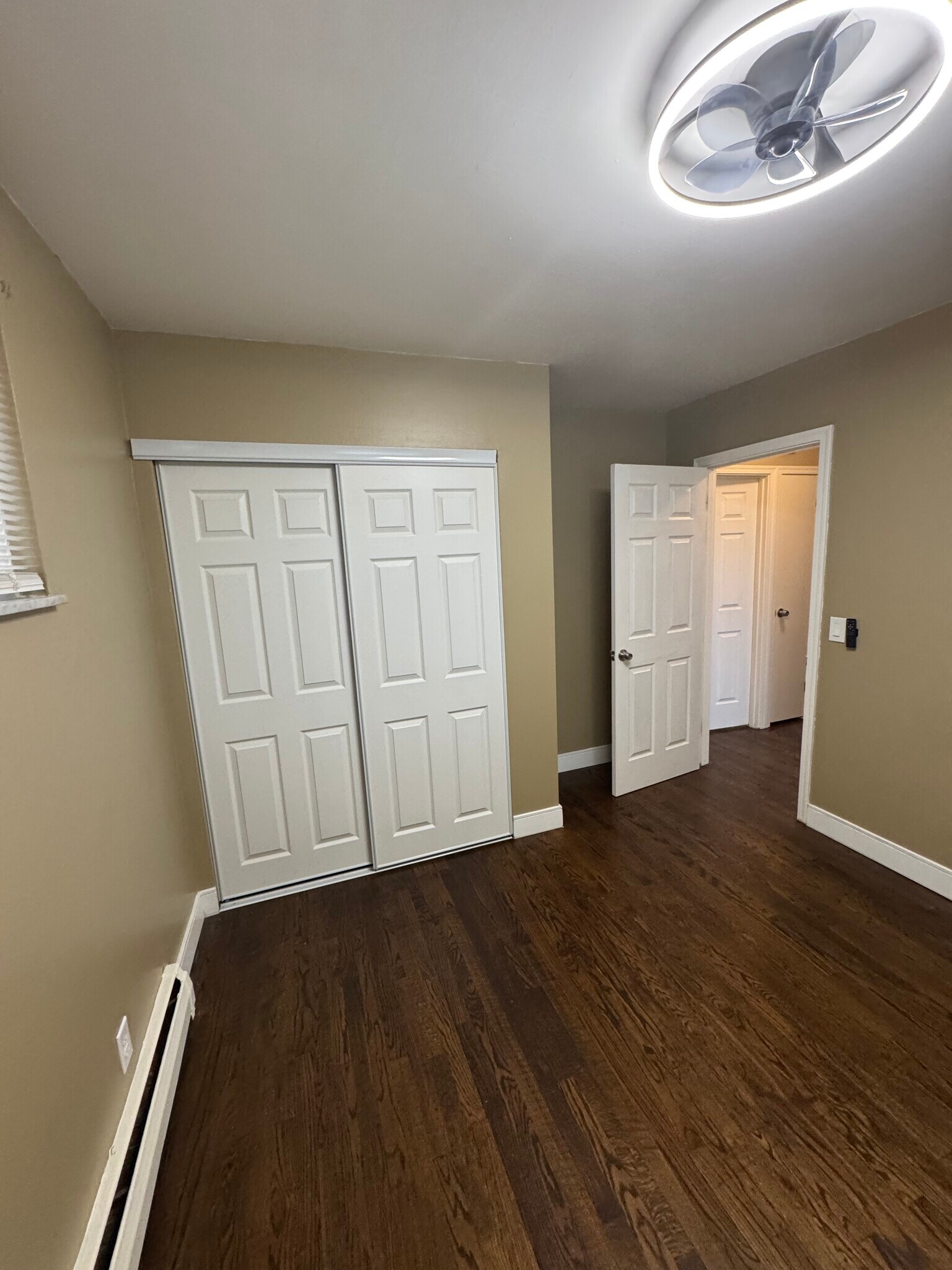 Building Photo - 3341 Parkcrest Ln