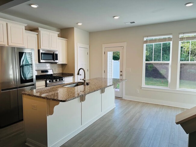 Building Photo - 1021 Millison Pl
