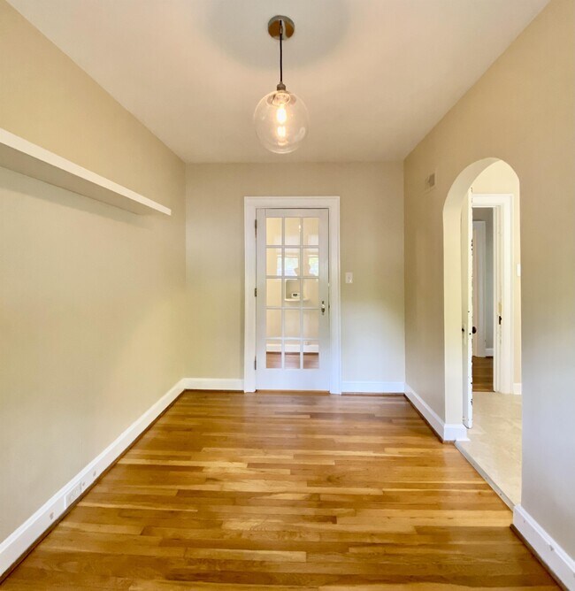 Building Photo - 1105 Virginia Ave