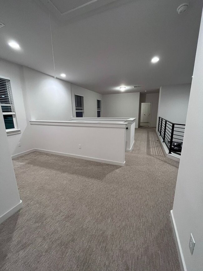 Building Photo - 1531 N Red Bud Ln