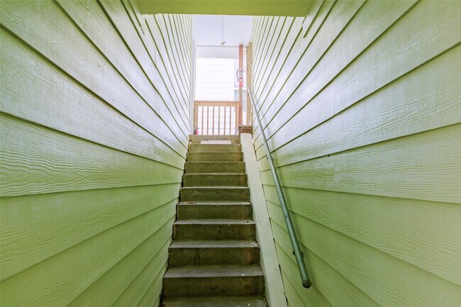 Building Photo - 2305 55th St