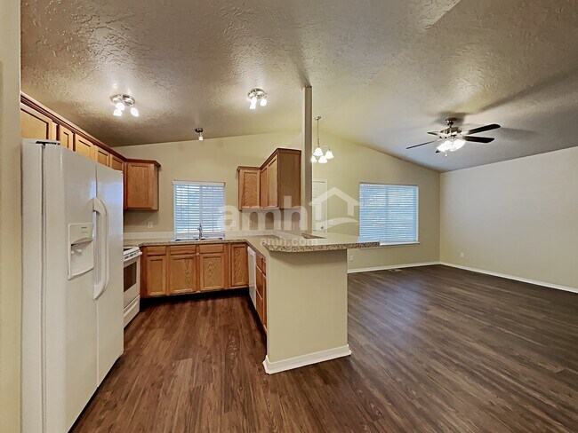 Building Photo - 3723 Hilton Street