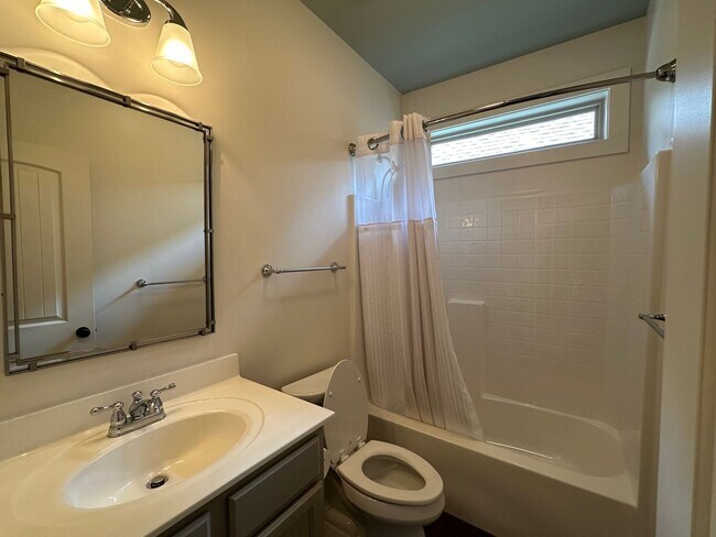 Building Photo - 358 Kingston Cir