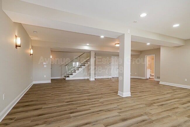 Building Photo - 8914 Hilltop Manor Dr