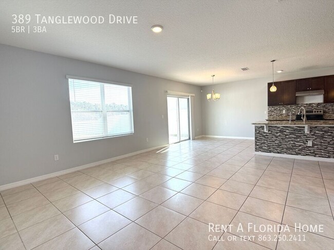 Building Photo - 389 Tanglewood Dr