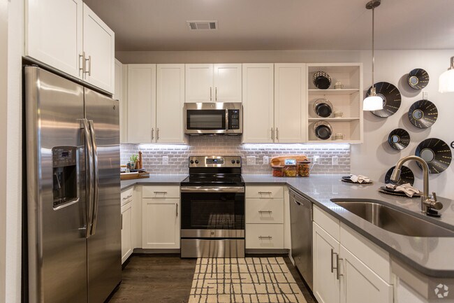 Retreat At Ironhorse - Franklin Tn Apartment Finder