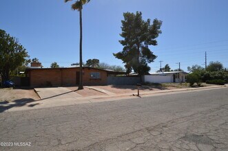 Building Photo - 7118 E Elbow Bay Dr