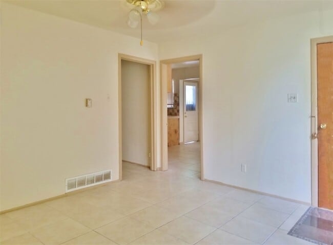 Building Photo - 8224 Campanella Dr