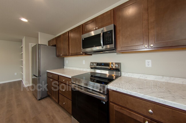 Building Photo - 1900 Good Hearted Pl