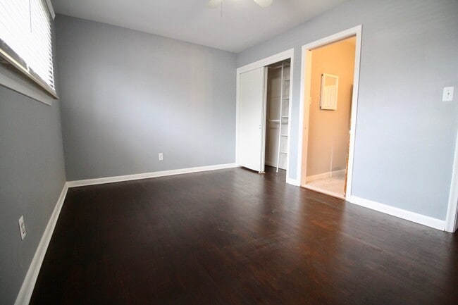 Building Photo - 30014 Lonnie Dr