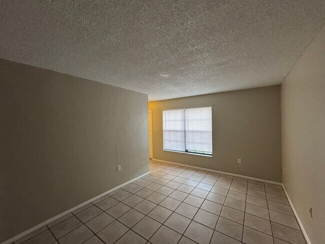 Building Photo - Contemporary 2/2 Condo Ground Level w/ Wheelchair Accessibility! 436/Curry Ford