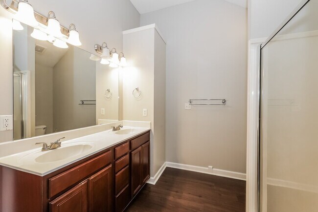 Building Photo - 11667 Millwind Dr