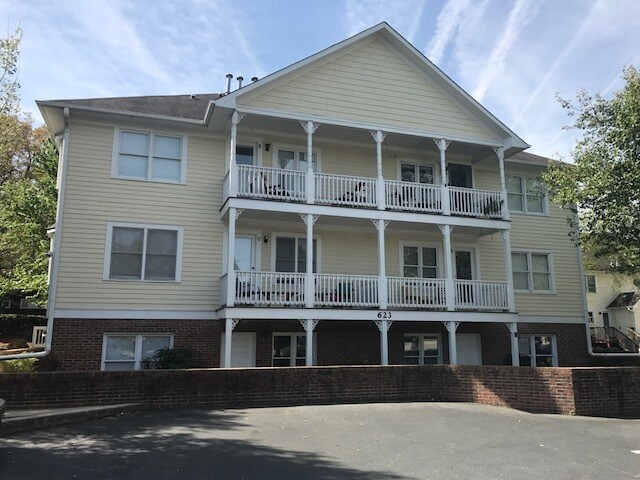 Primary Photo - 623 Walker Ave