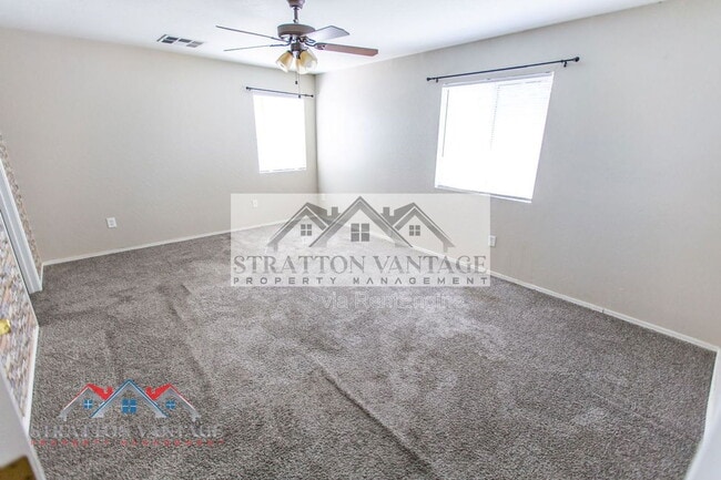 Building Photo - 2185 N Mosley Dr