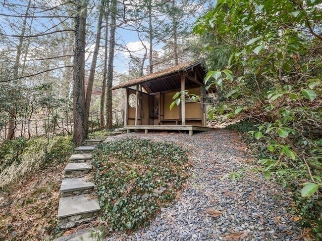 Building Photo - 38 Cumberland Ave