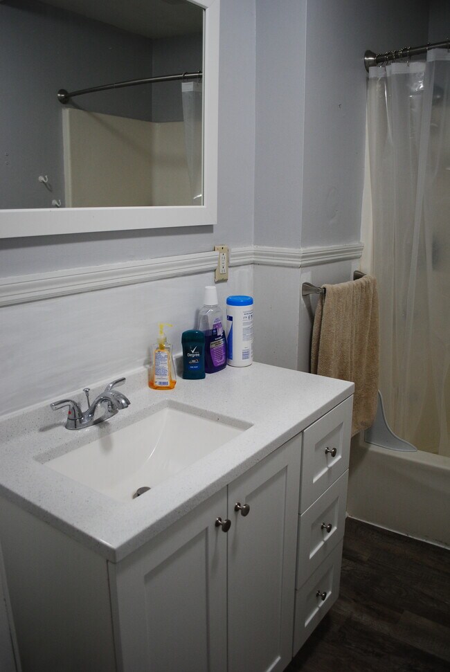 Building Photo - 100 Morris Ave