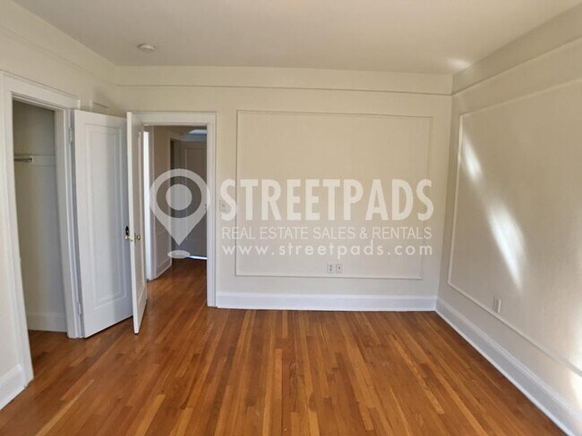 Building Photo - 1 bedroom in Boston MA 02135