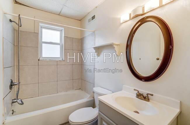 Building Photo - 3246 Linwood Ave