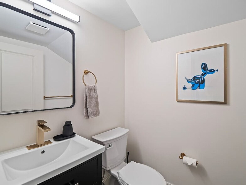 Building Photo - 6110 Ellen Ave